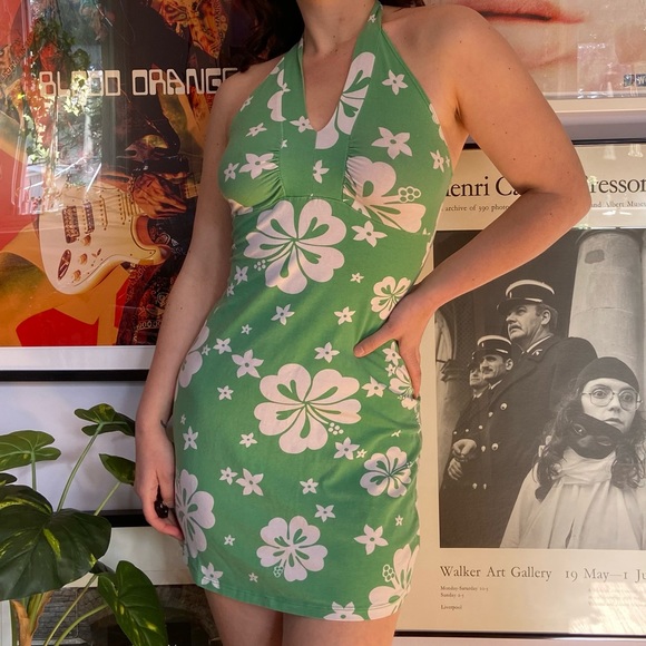 Super cute halter dress - Picture 4 of 4